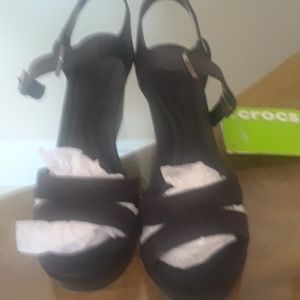 🔥NWT Croc wedges